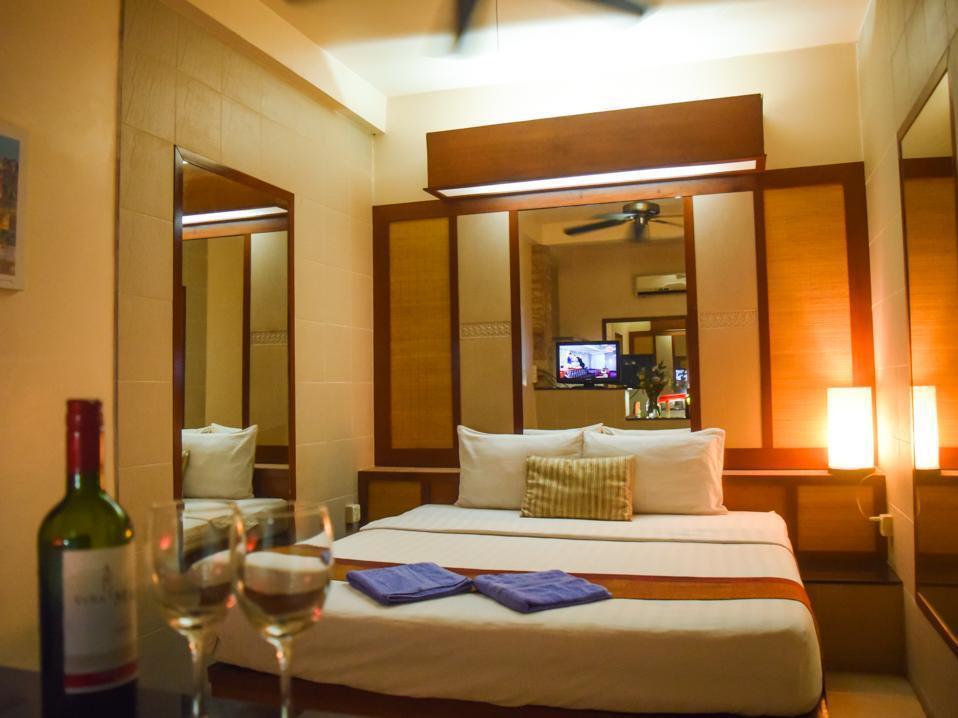 Bar Oz Riverside Guesthouse Phnom Penh Exterior photo